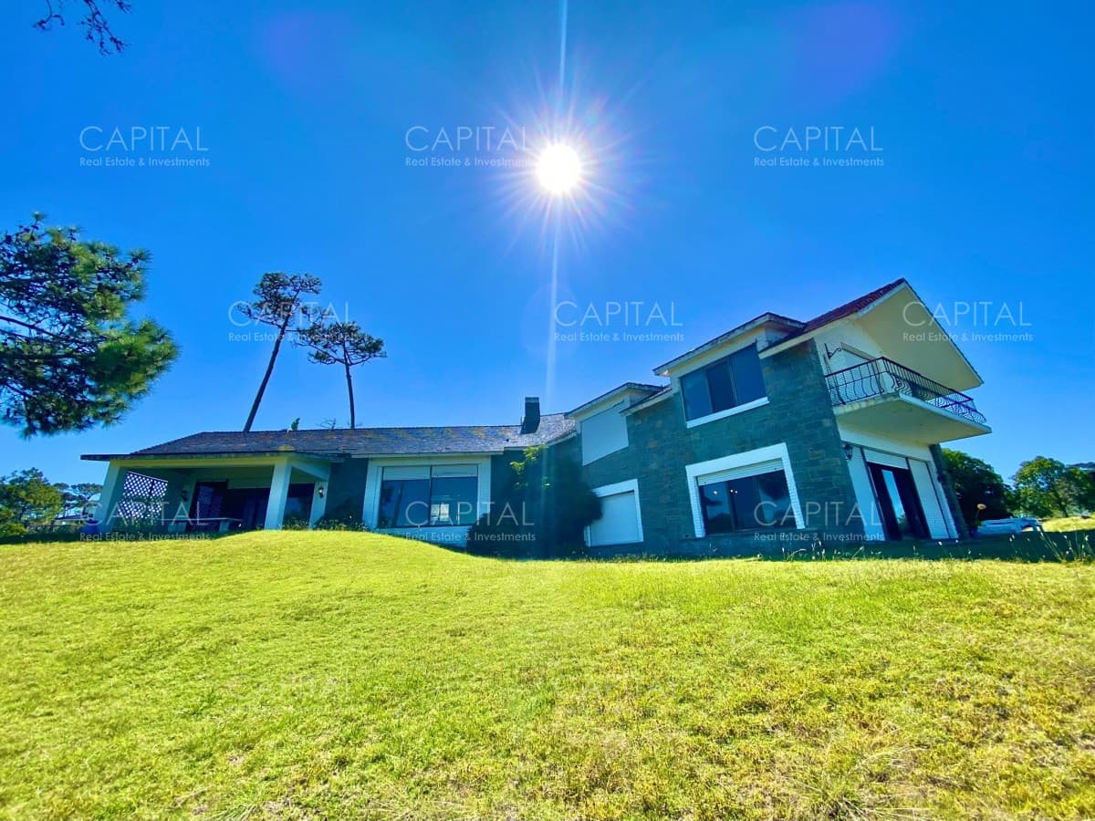 Casa Frente Al Mar Punta del Este en Venta