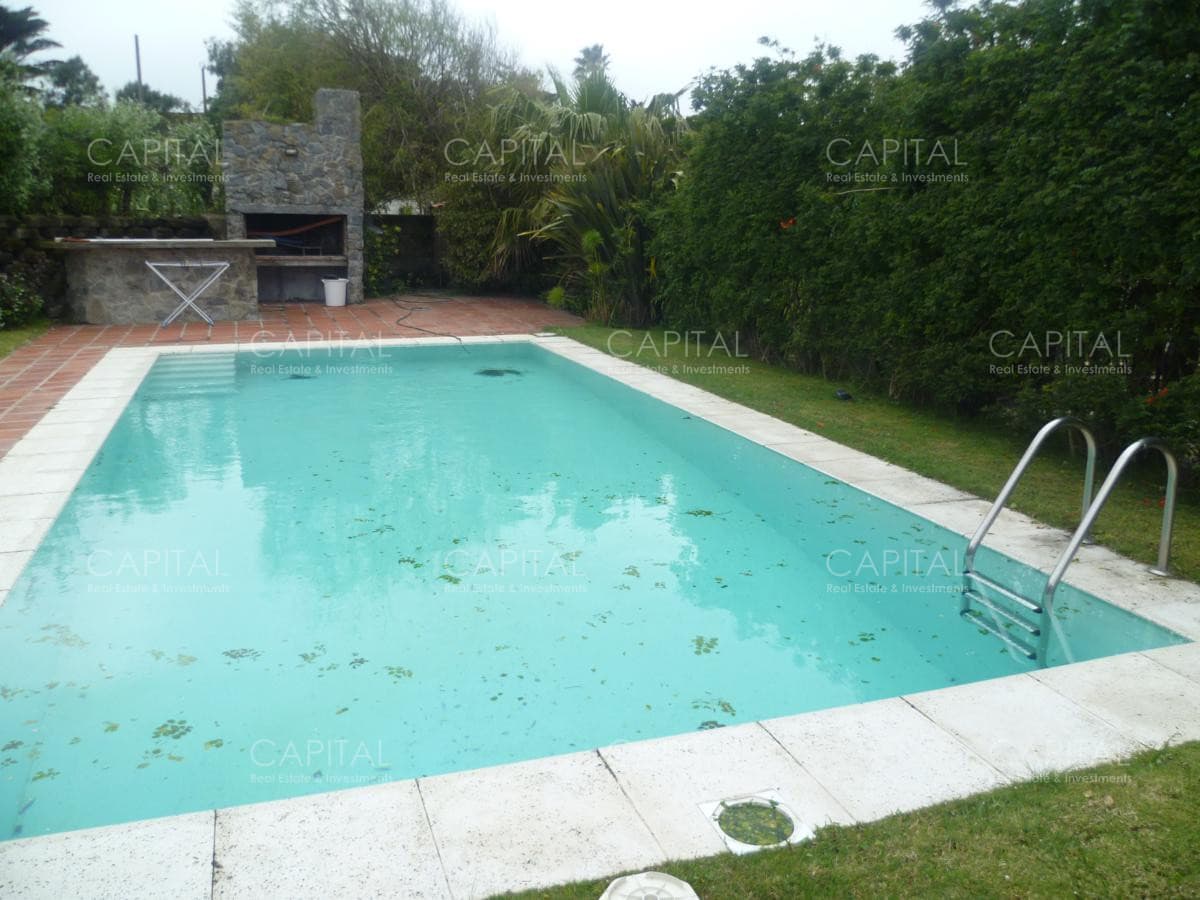 Casa con 6 dormitorios y piscina de la ruta al mar La Barra