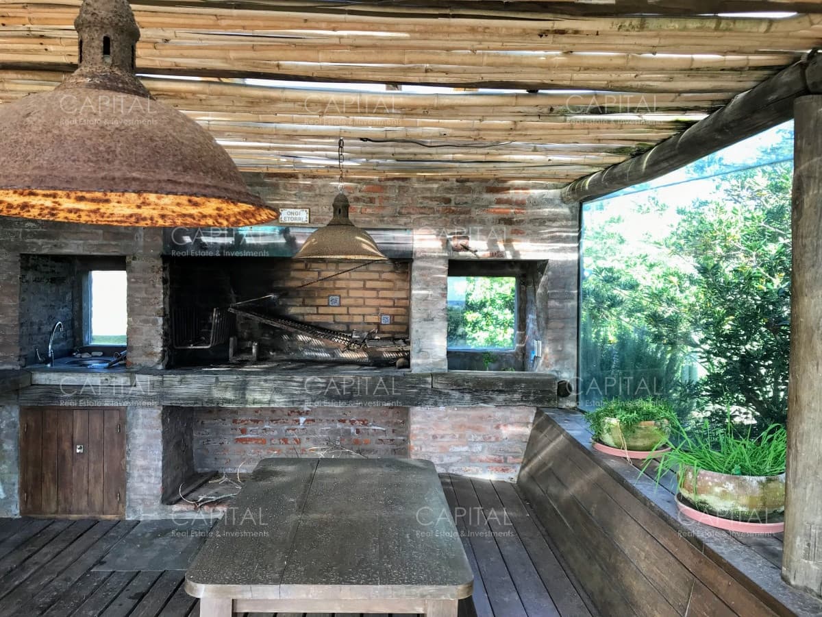 Espectacular casa en venta sobre Playa Mansa de José Ignacio