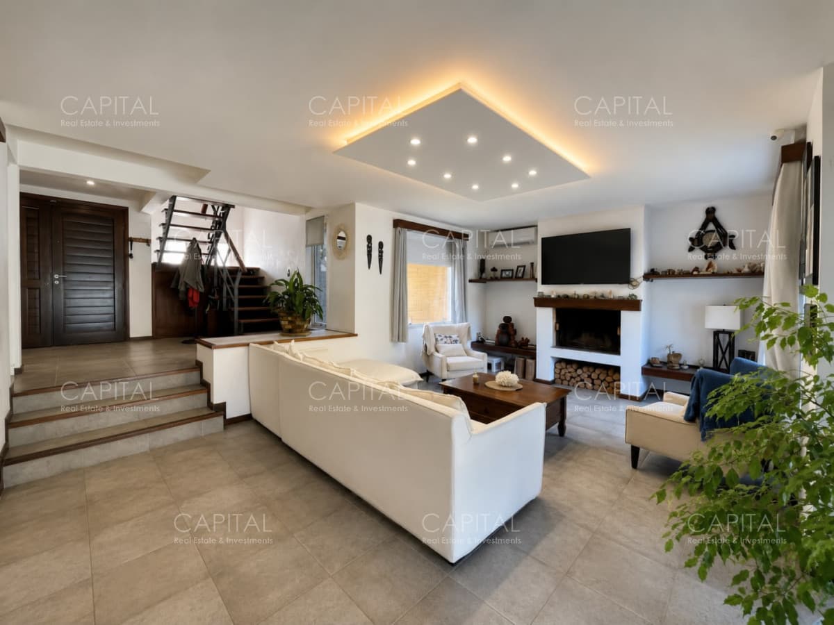 Casa reciclada en Punta del este,Pinares en Venta