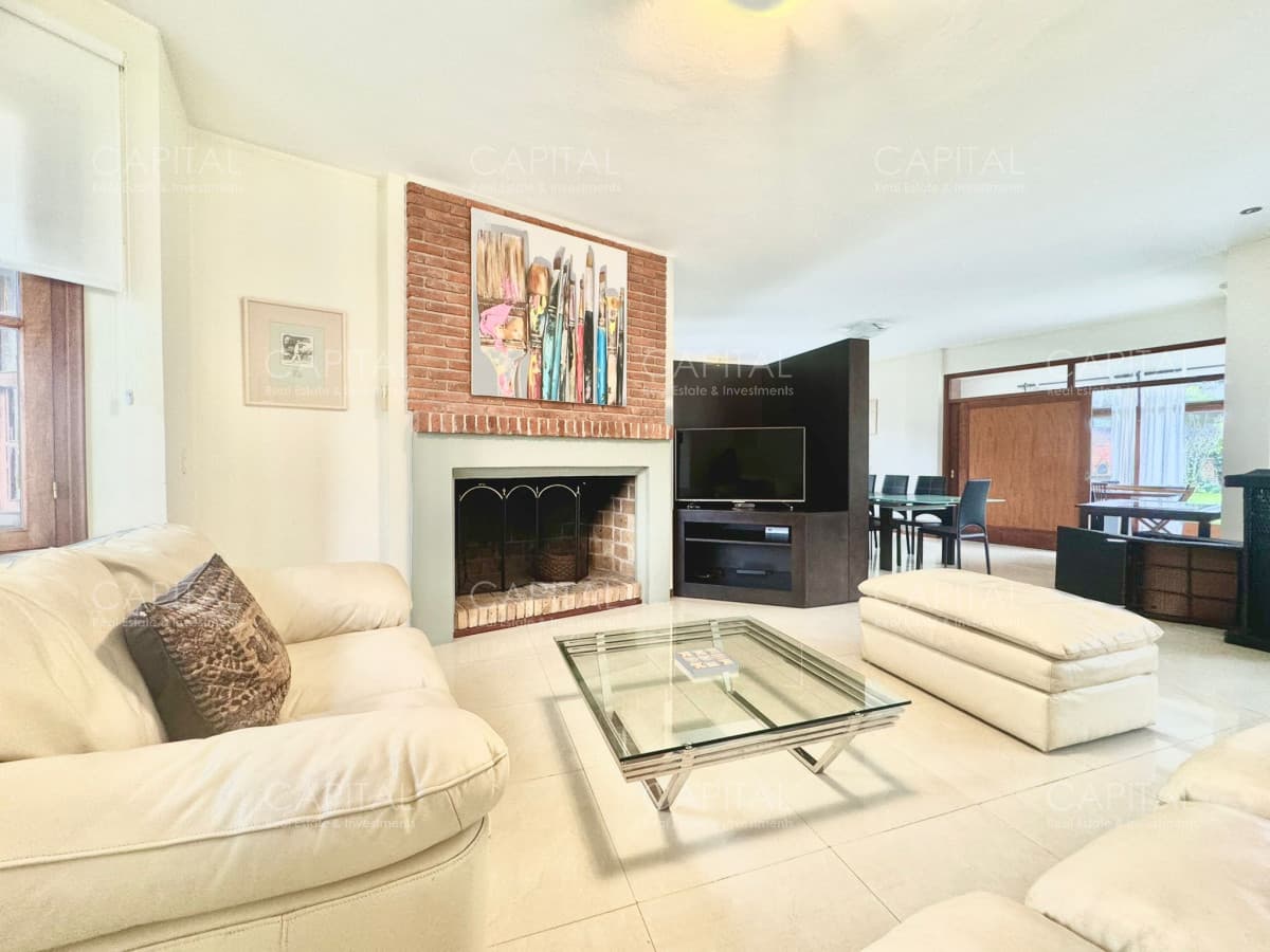 Residencia en Mansa 5 dormitorios + dependencia