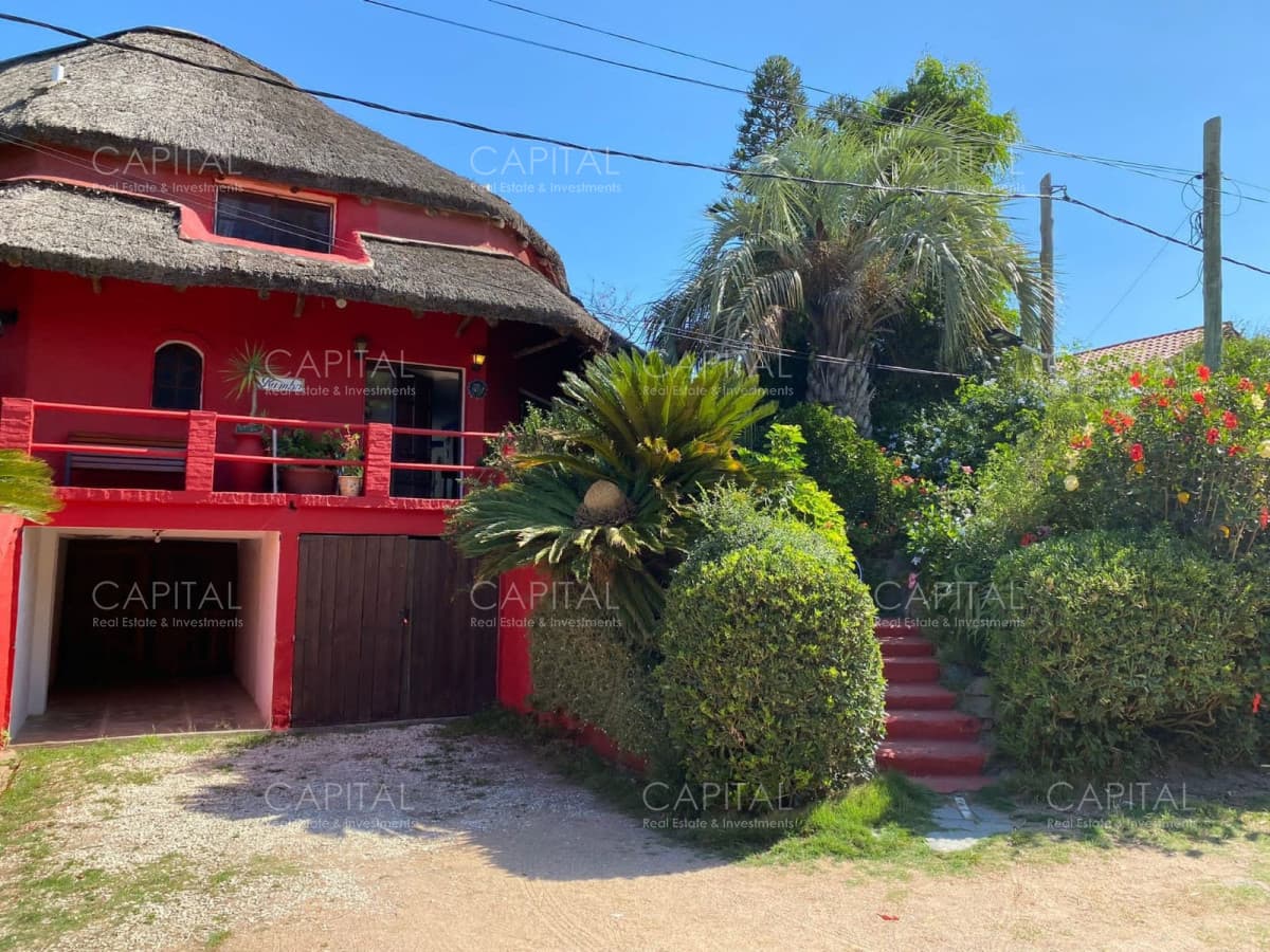 Casa en Venta en Playa Manantiales de Tres Dormitorios