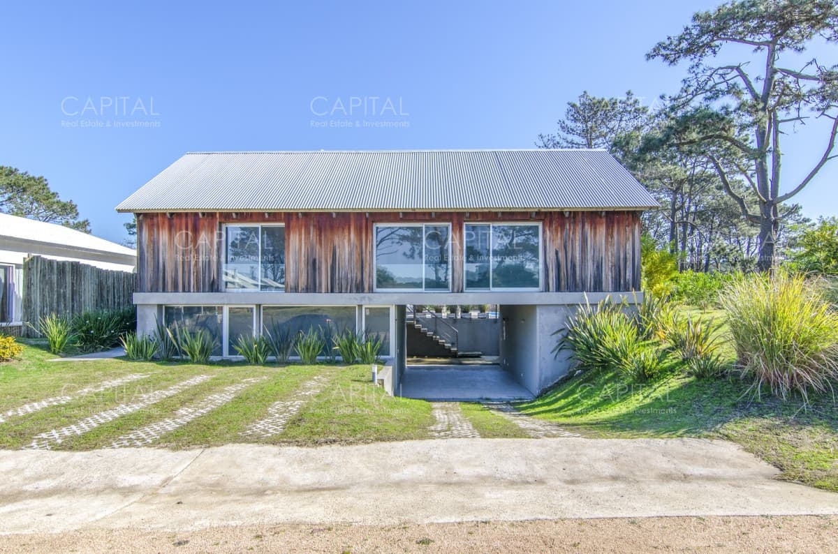 Pinar del Faro Casa en Jose Ignacio Cinco Dormitorios en suite + Dependencia