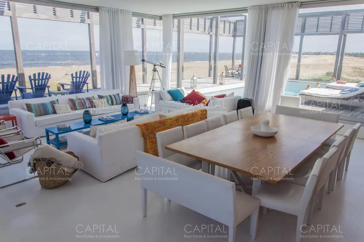José Ignacio Casa Sobre el Mar en Venta