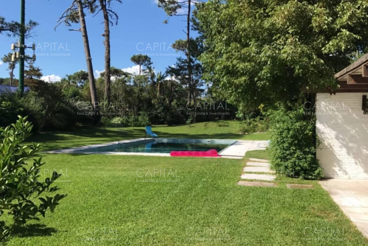 Casa en venta y Alquiler en la mejor zona de playa mansa, Punta del Este