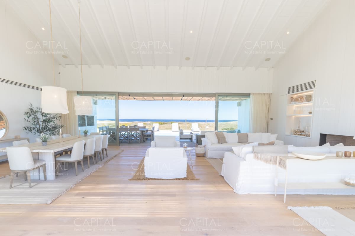 Espectacular Casa sobre el Mar Proximo a Jose Ignacio