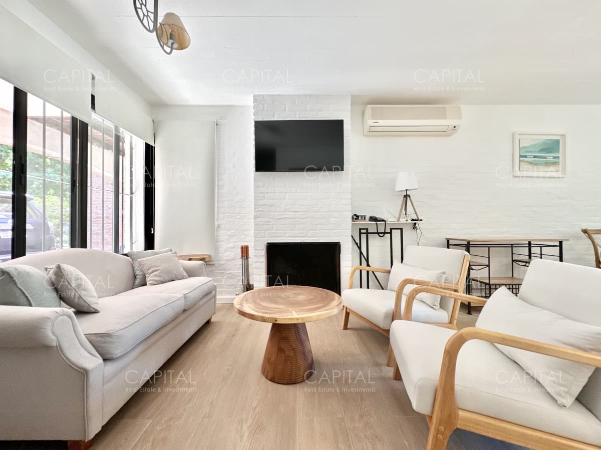 Casa de 3 dormitorios, piscina climatizada y barbacoa en venta y alquiler, Playa Mansa, Punta del Este.