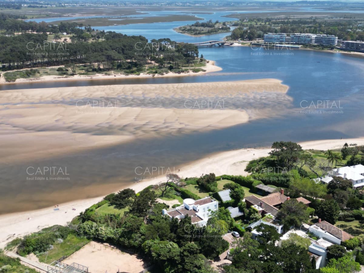 Casa Sobre Playa La Barra En Venta