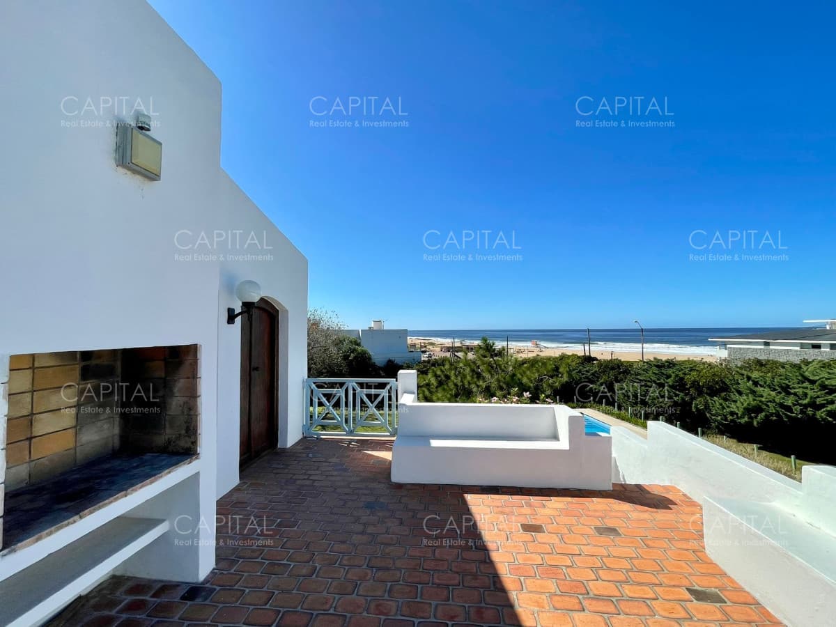 Casa En Venta Frente al Mar Playa Montoya