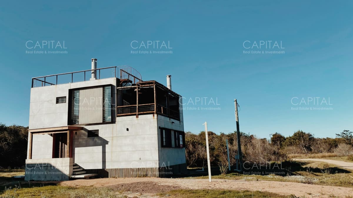 Casa de diseño contemporáneo en primera línea de mar - La Boyita