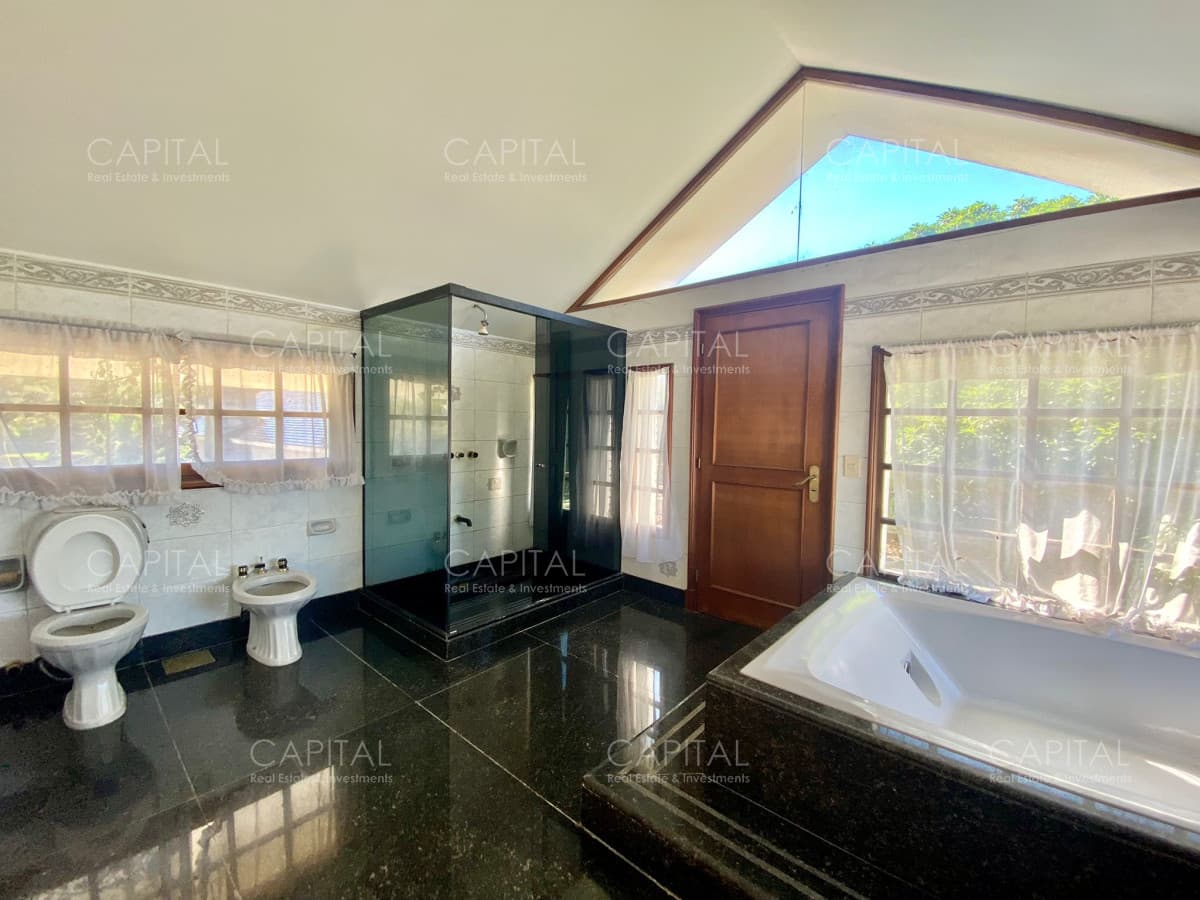 Casa Frente Al Mar Punta del Este en Venta