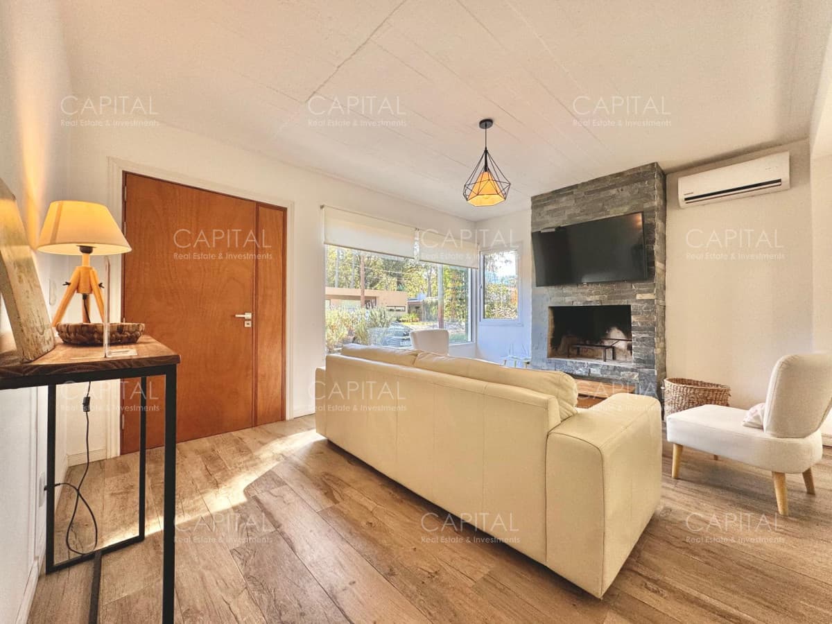 Casa de tres dormitorios en Solanas en Venta