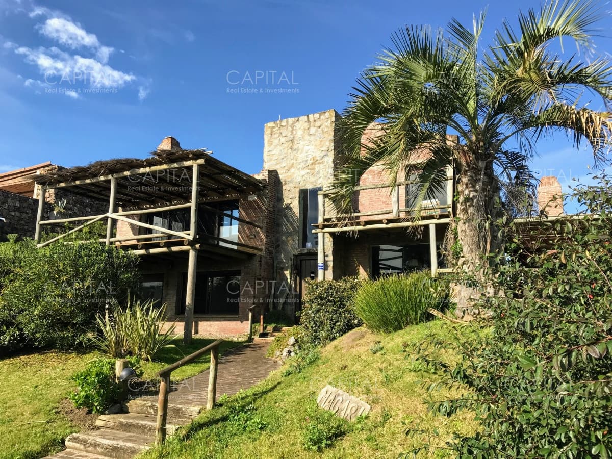 Espectacular casa en venta sobre Playa Mansa de José Ignacio