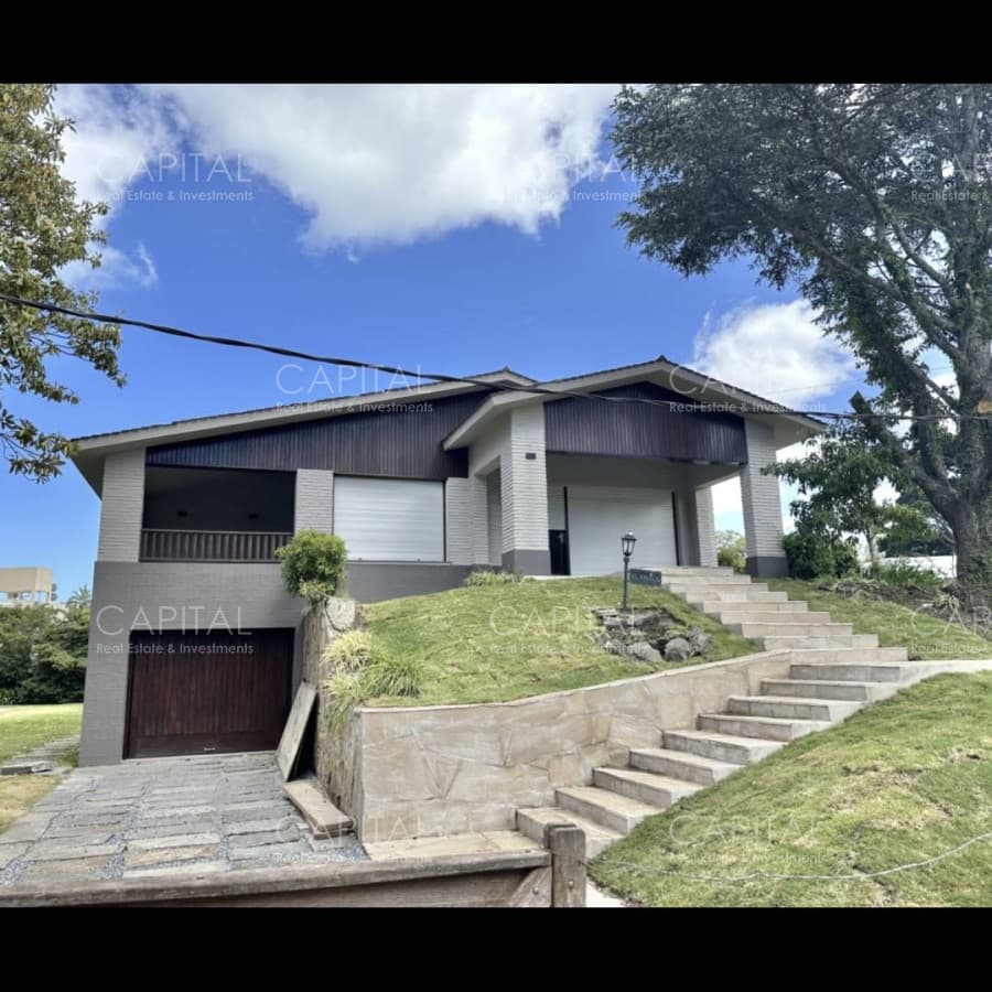 Residencia en Venta 5 Suites en Playa Mansa