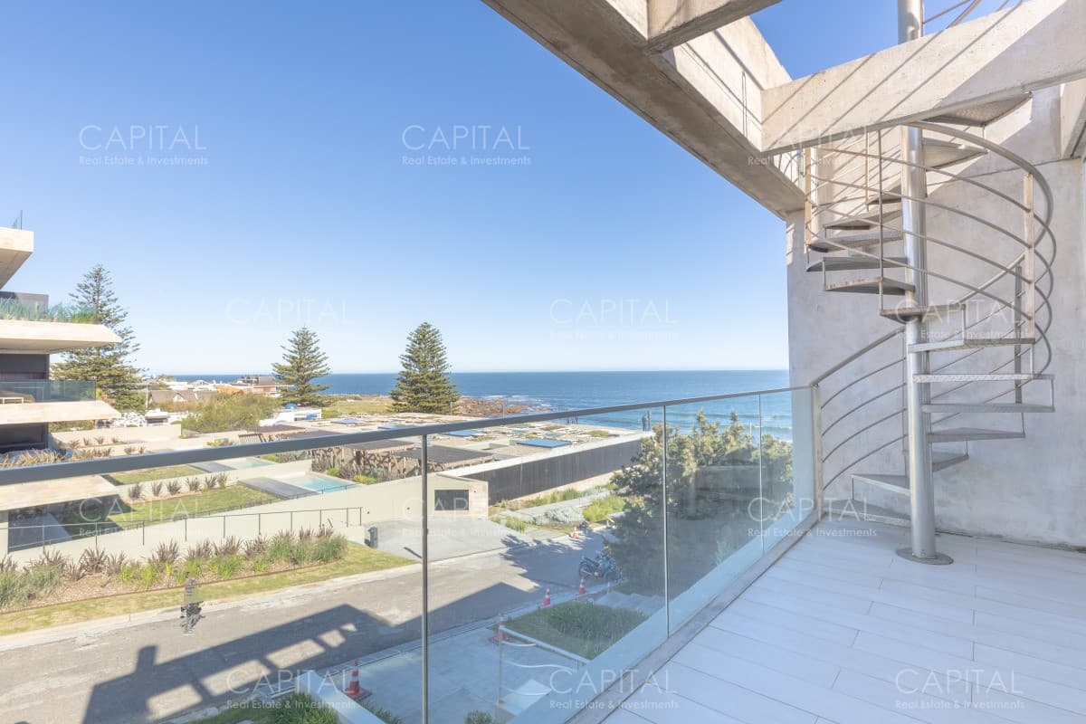 Moderna casa en venta en La Barra de la ruta al mar