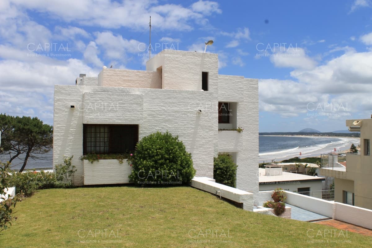Casa de 5 dormitorios en Solanas