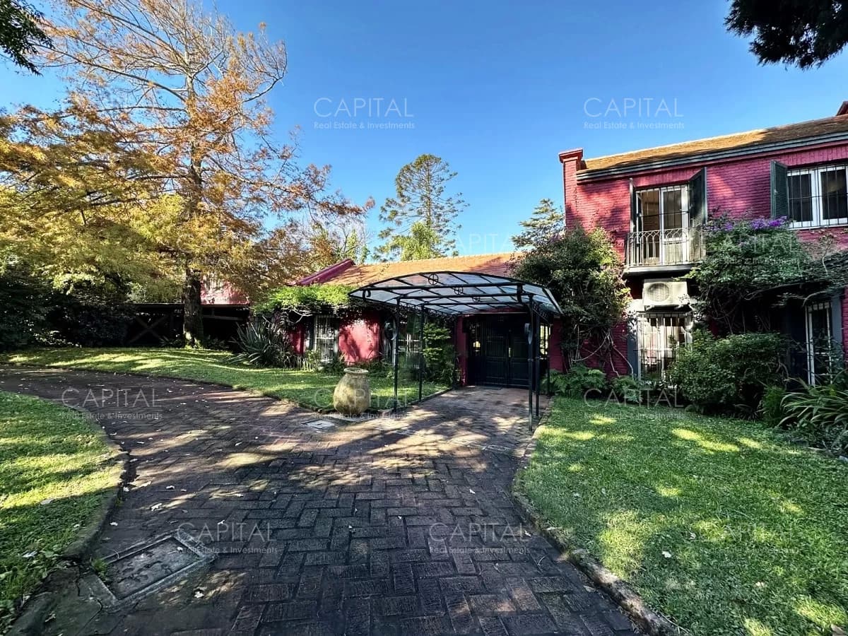 Casa  en Venta Playa Mansa en venta a 150 metros del mar