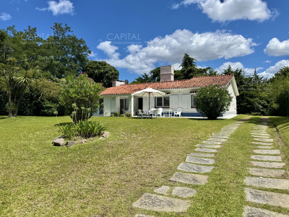 Casa de cuatro dormitorios en venta Golf Punta del Este.