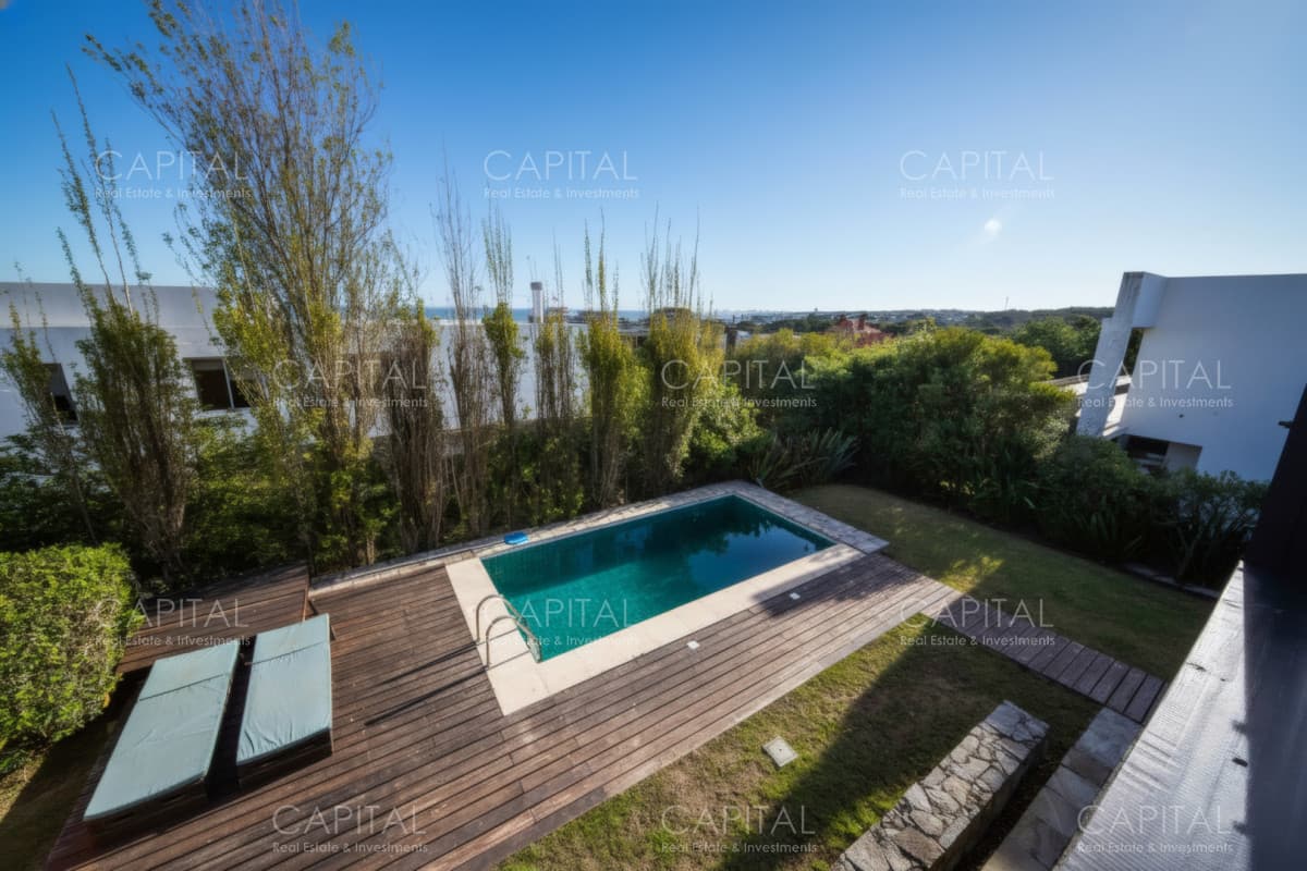 Casa de Seis Dormitorios en Venta en El Chorro, Manantiales