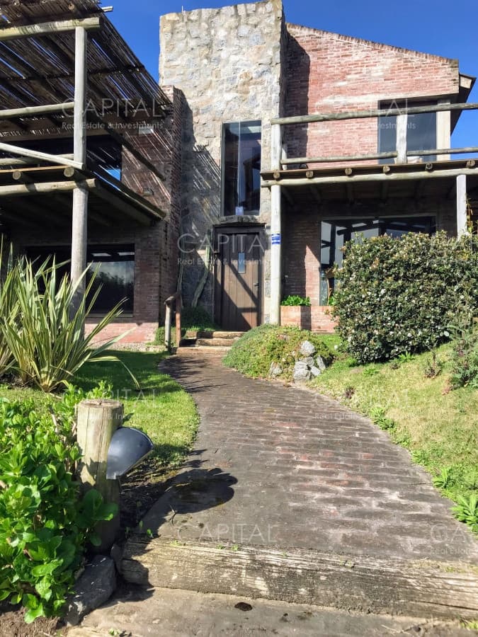 Espectacular casa en venta sobre Playa Mansa de José Ignacio
