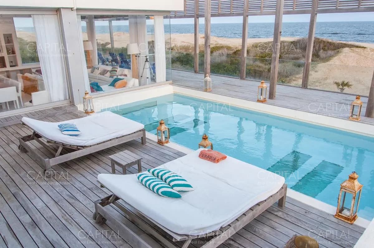 José Ignacio Casa Sobre el Mar en Venta