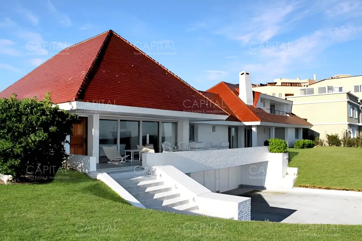Casa Primera Fila en Venta Playa Mansa