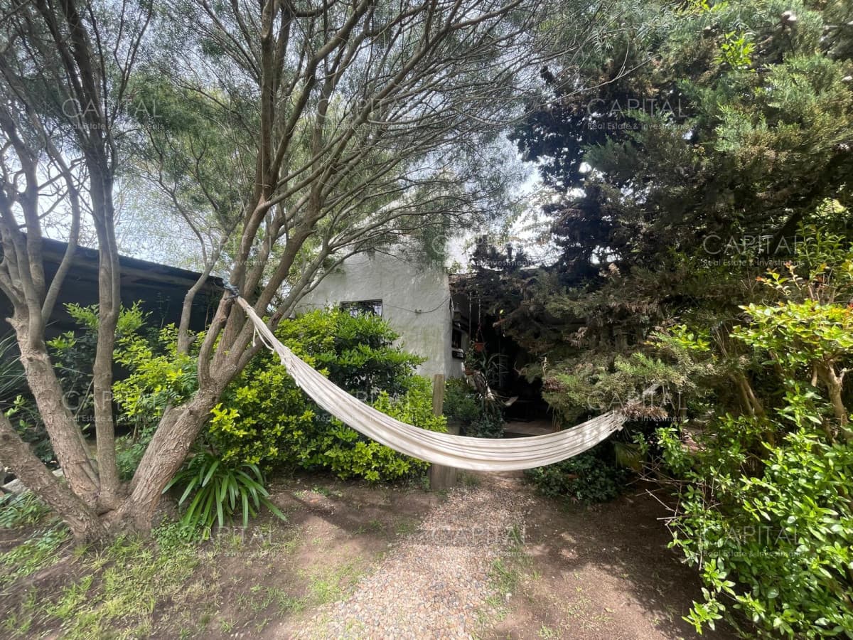 Casa en Balneario Buenos Aires con muy lindo jardín