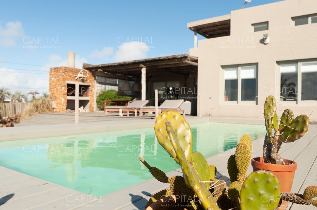 Casa de Cuatro Dormitorios en Alquiler en , Jose Ignacio