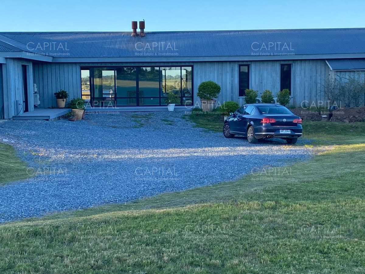 Casa de Cinco dormitorios en Venta en Pueblo Mio