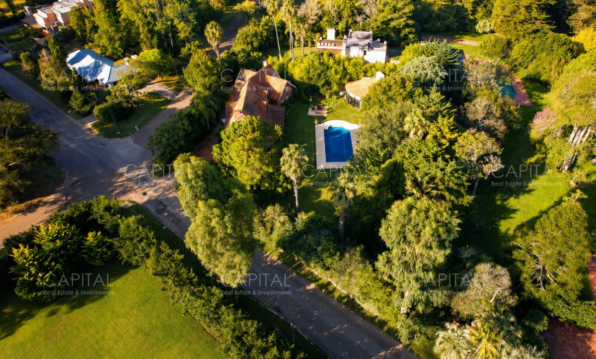 MANSIÓN EN VENTA EN EL GOLF PUNTA DEL ESTE