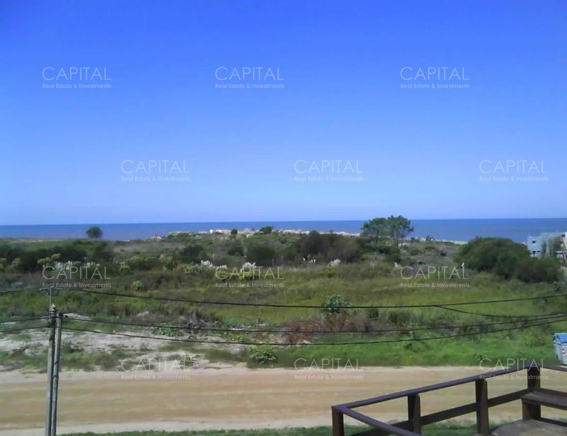 Casa en Venta en Playa Manantiales de Tres Dormitorios