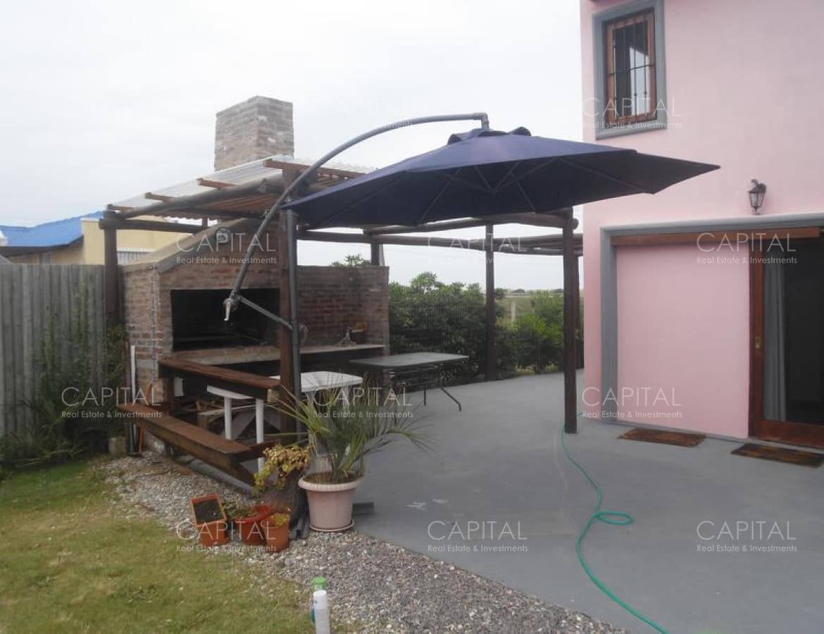 Buena Casa en Altos de Punta Piedra