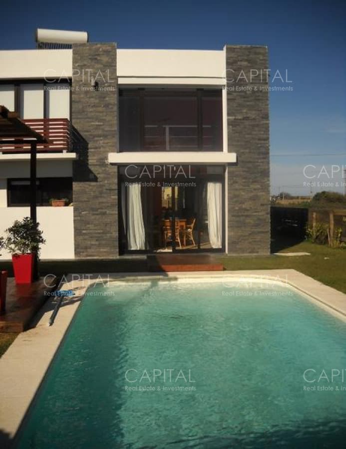 Moderna Casa de Tres Dormitorios en Manantiales - Blno. BsAs Punta del Este