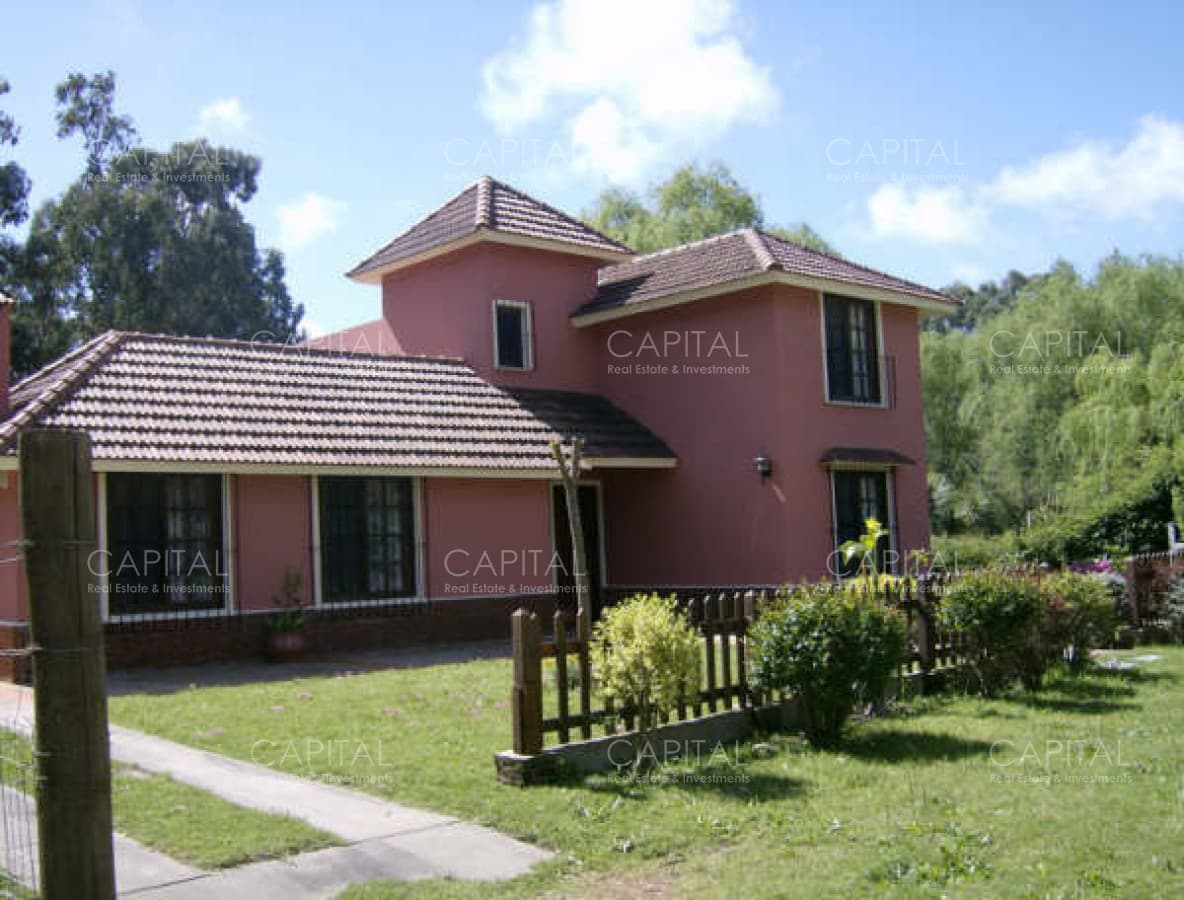 Comoda Casa En El Tesoro,La Barra de 4 dormitorios
