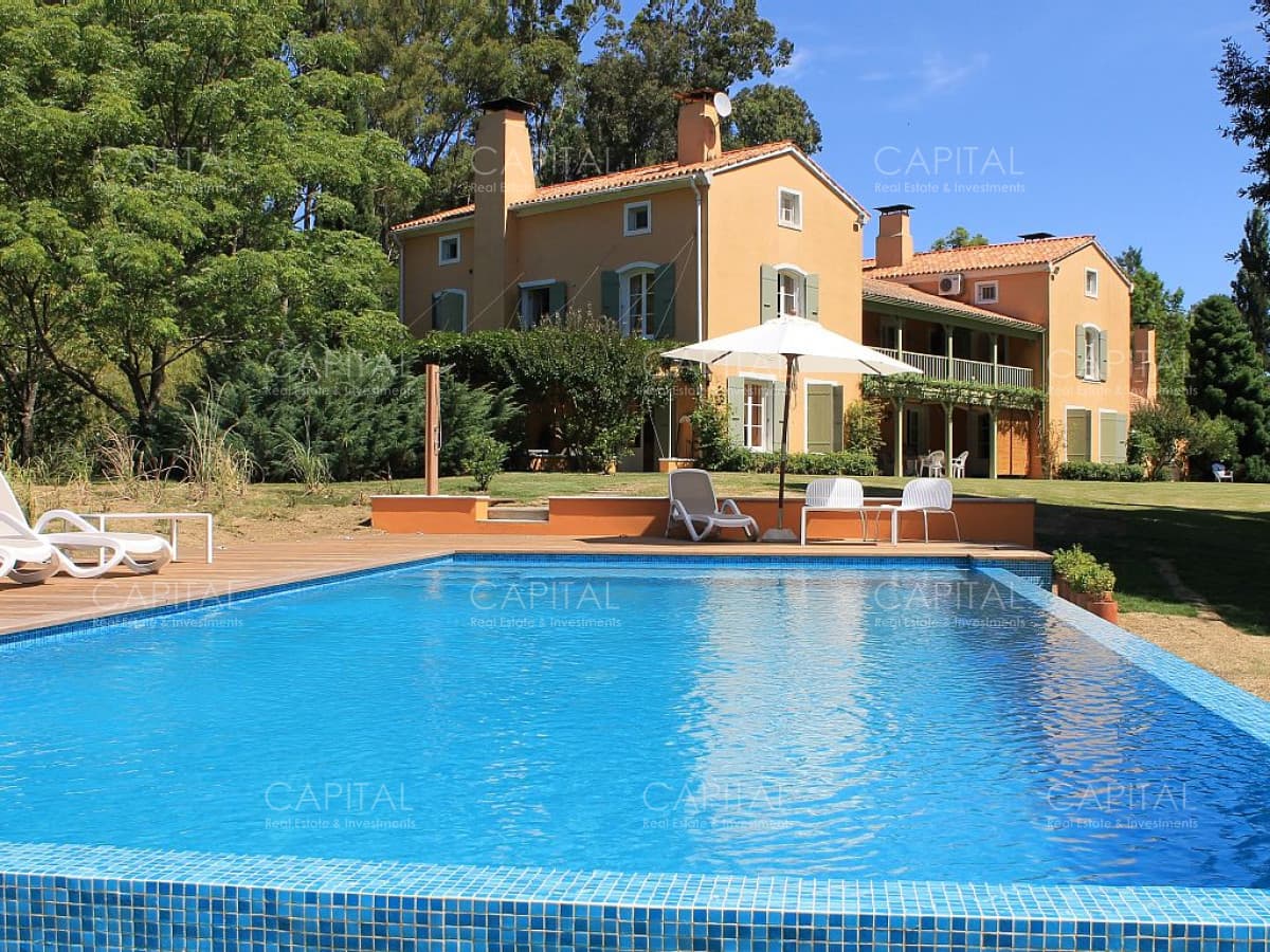 Casa en Laguna del Sauce de siete dormitorios en Alquiler