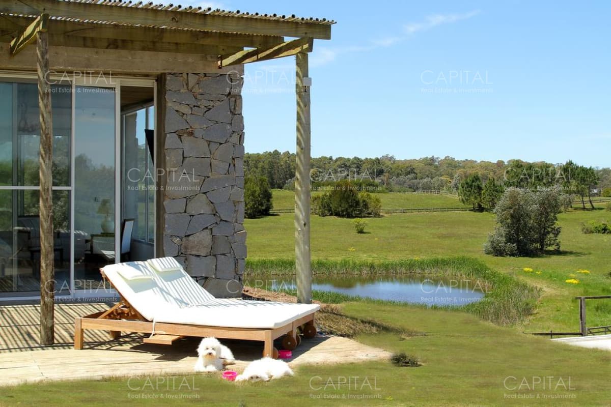 Casa en Jose Ignacio de cuatro dormitorios en alquiler.