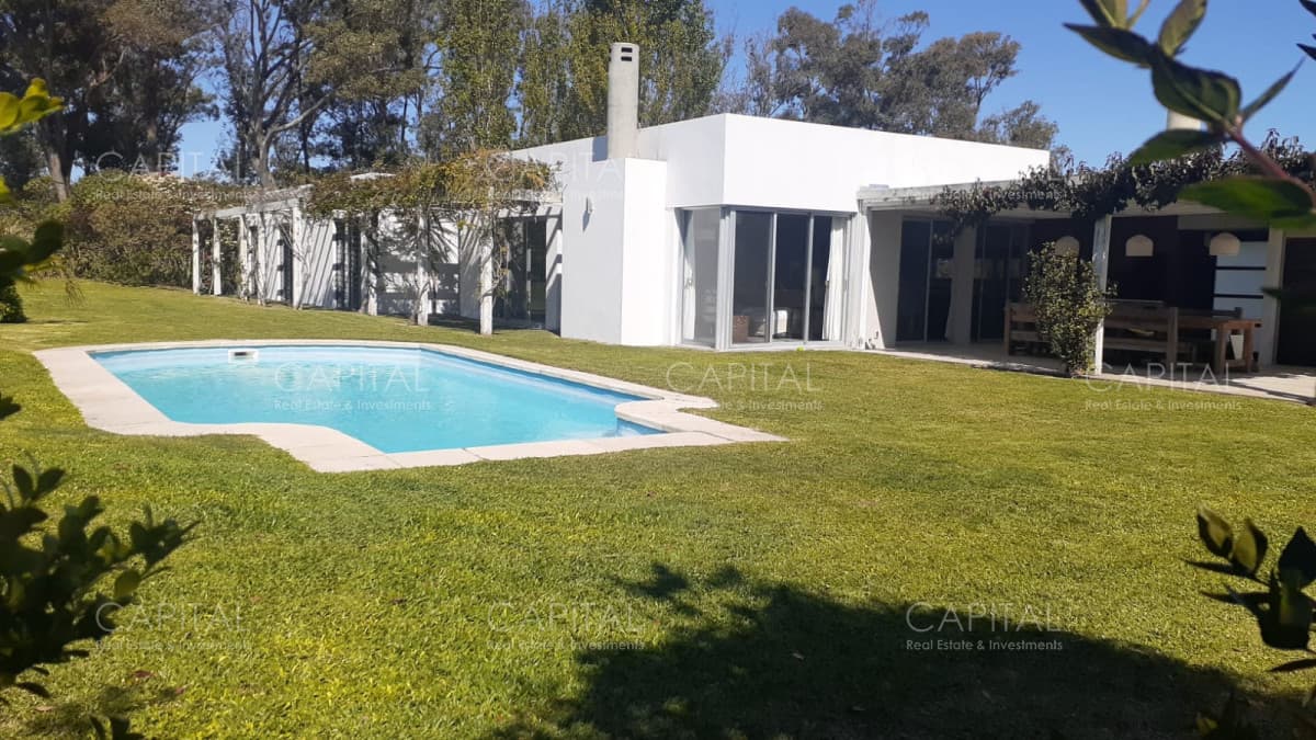 Moderna casa 4 dormitorios con piscina en alquiler de temporada en La Barra