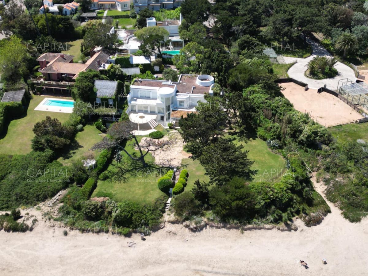Casa Sobre Playa La Barra En Venta