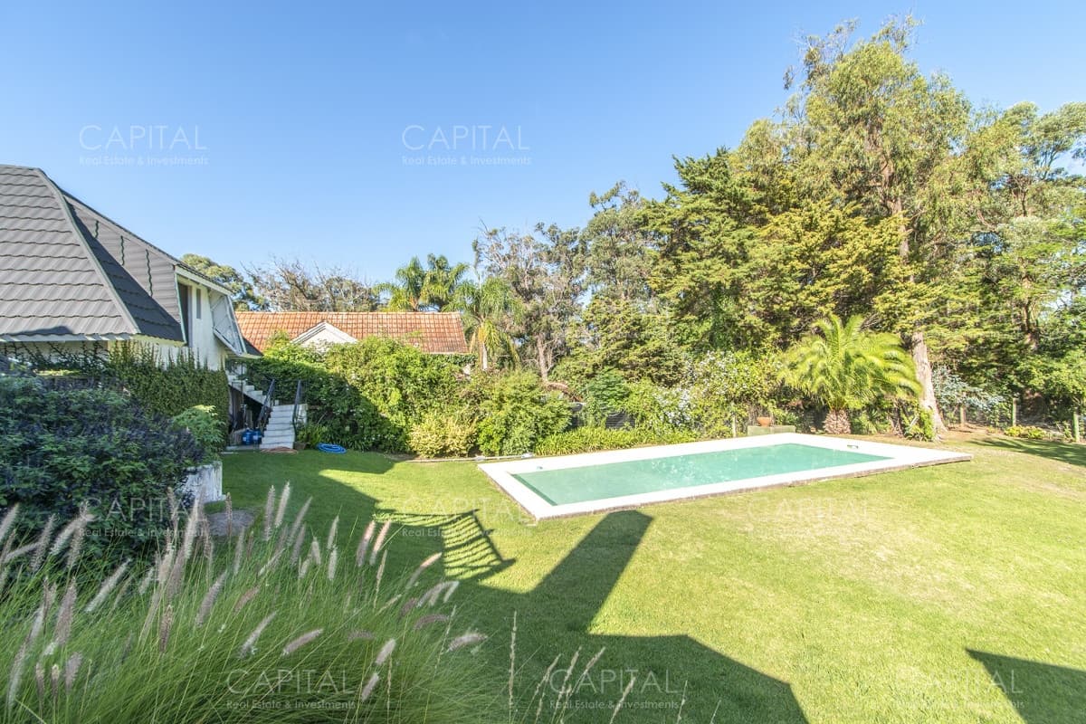 Casa en Venta 5 Dormitorios y Doble Dependencia de Servicio en Rincon del Indio