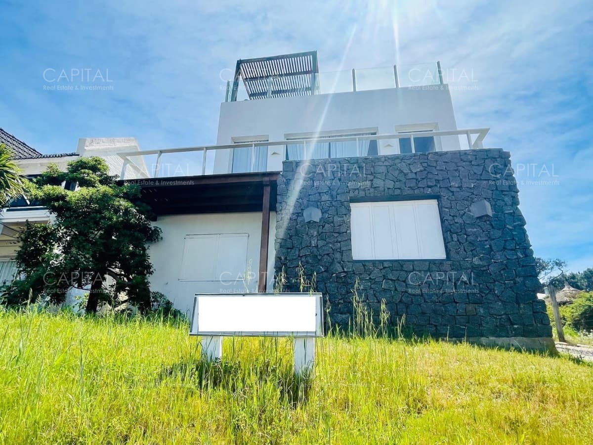 Casa en venta en Montoya a 100 mts del mar