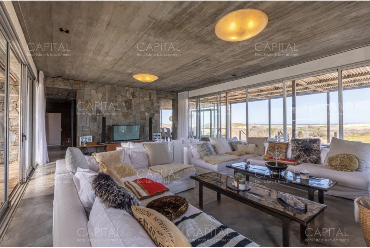 Casa en Jose Ignacio Santa Mónica Vistas incomparables y distribución excepcional