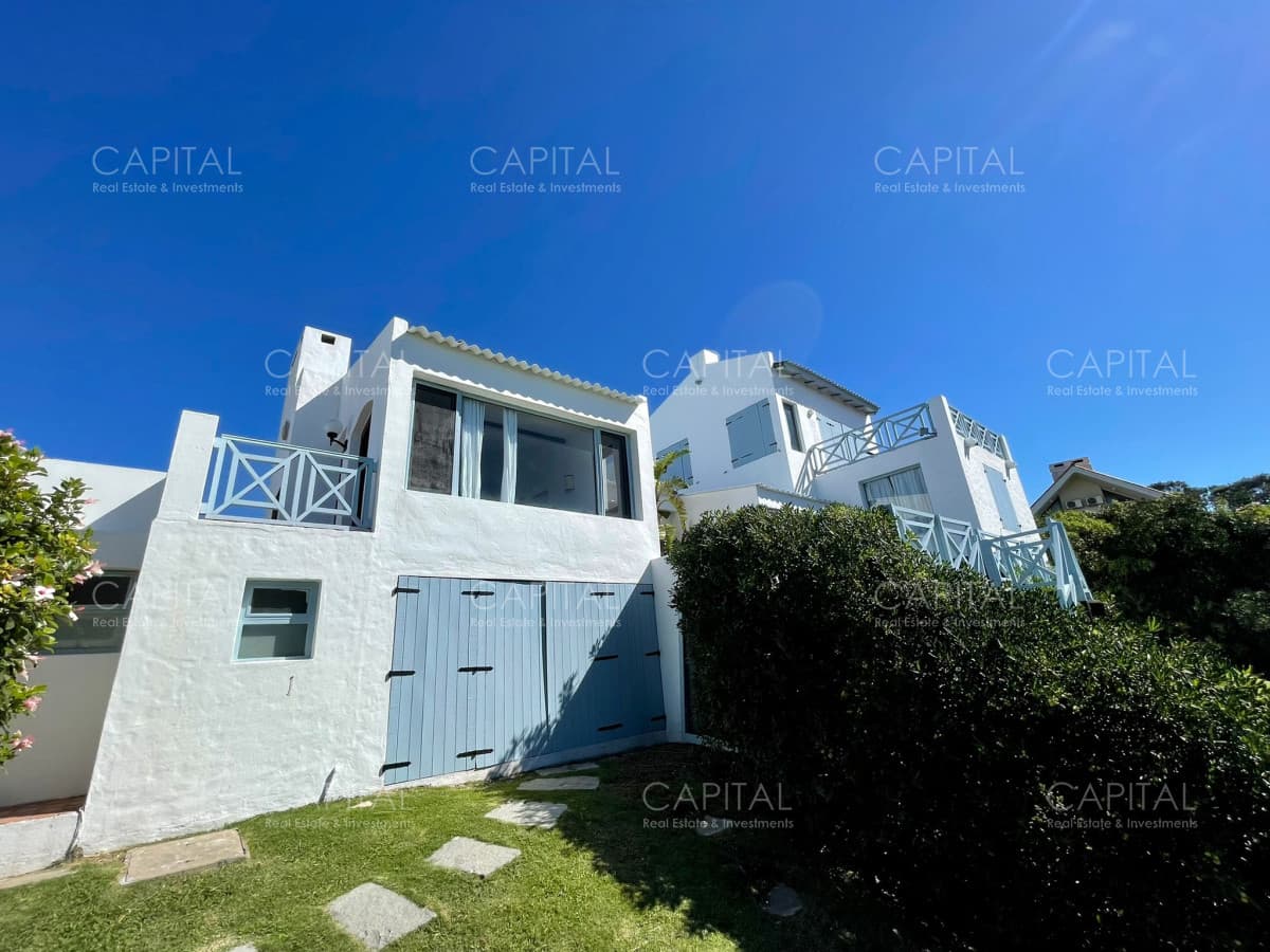 Casa En Venta Frente al Mar Playa Montoya