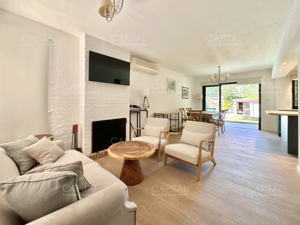 Casa de 3 dormitorios, piscina climatizada y barbacoa en venta y alquiler, Playa Mansa, Punta del Este.