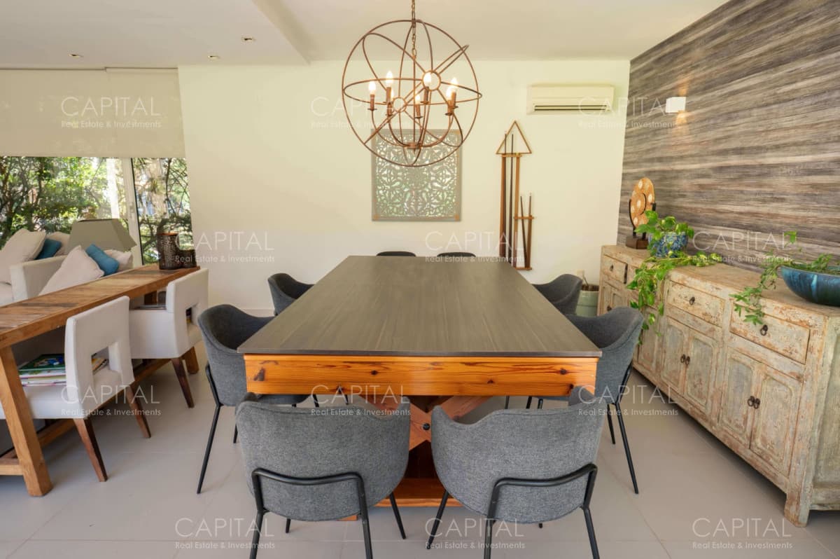 Casa en La Residence con Amplio Jardín, Piscina y Parrillero