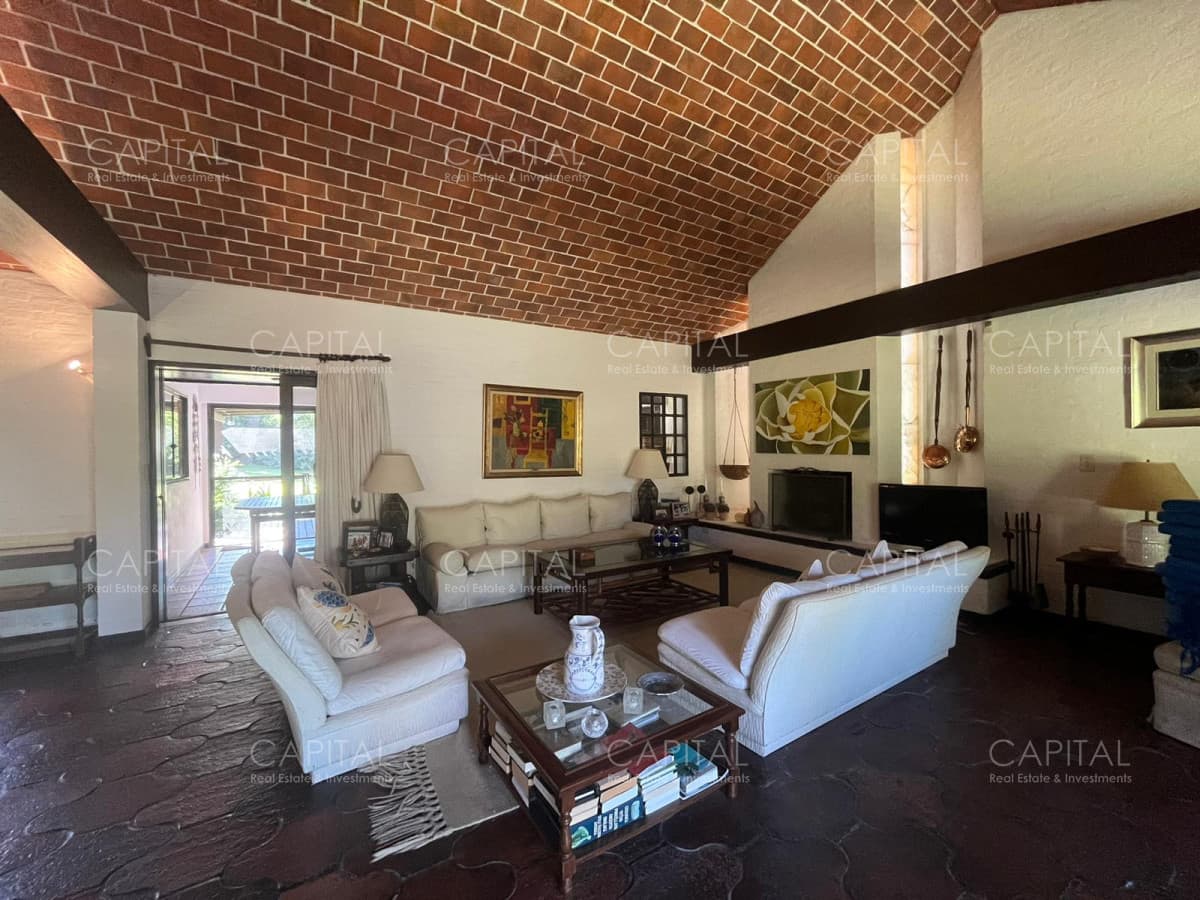 Venta de Espectacular casa en Barrio Golf