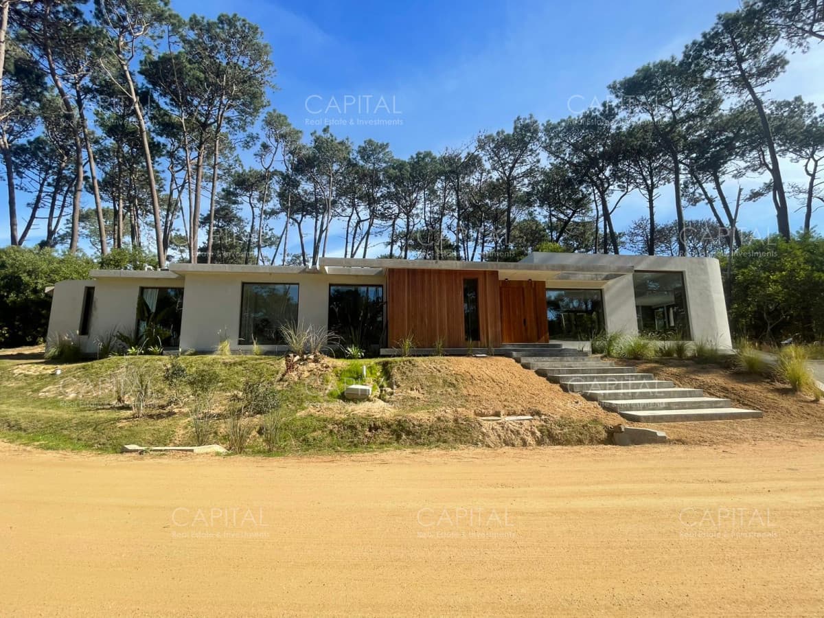 Excelente casa moderna en venta en Reserva Montoya