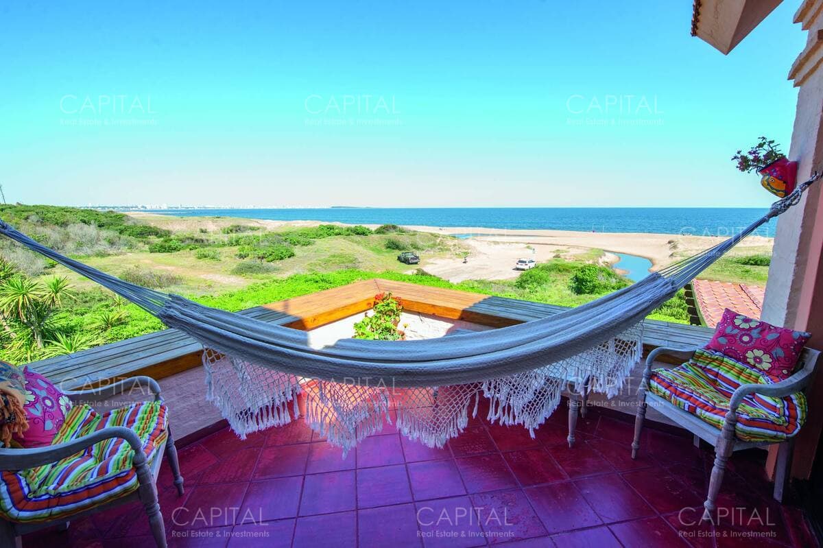Casa frente al mar, primera linea en Punta Ballena en Venta