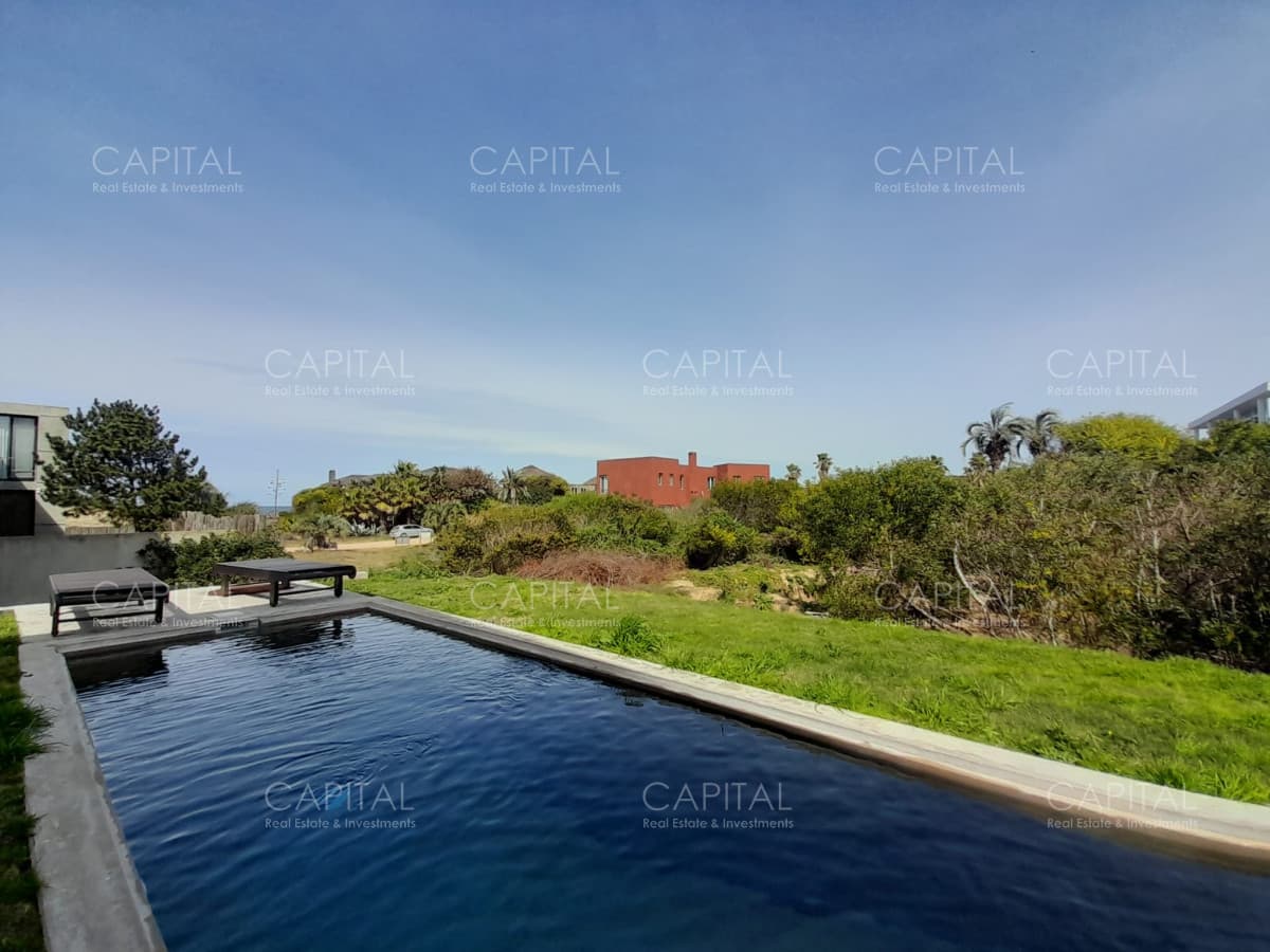 Venta De Casa En Punta Piedra, Manantiales