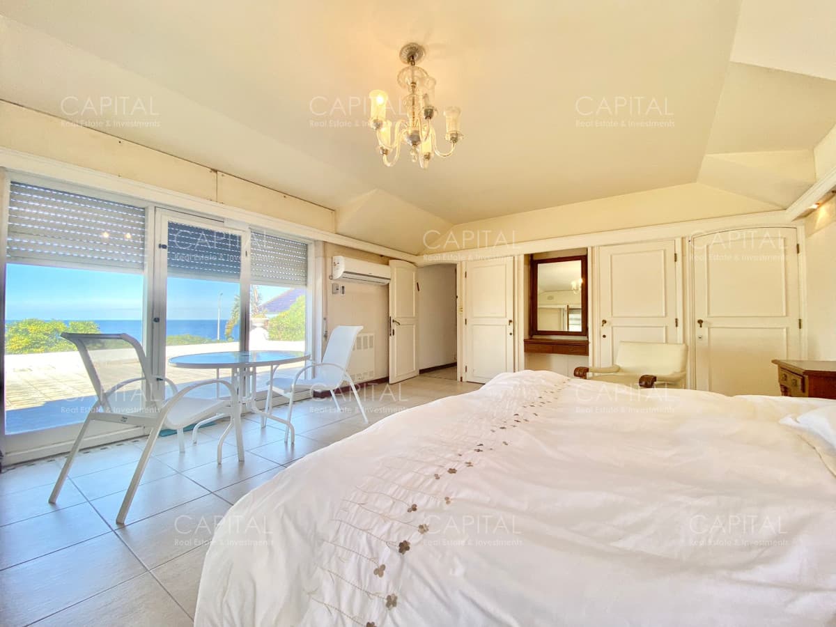 Casa Frente Al Mar Punta del Este en Venta