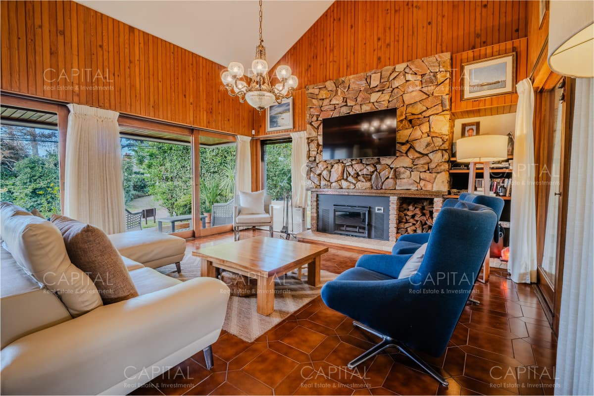 CASA EN VENTA DE 3 DORMTIORIOS EN PLAYA MANSA PUNTA DEL ESTE